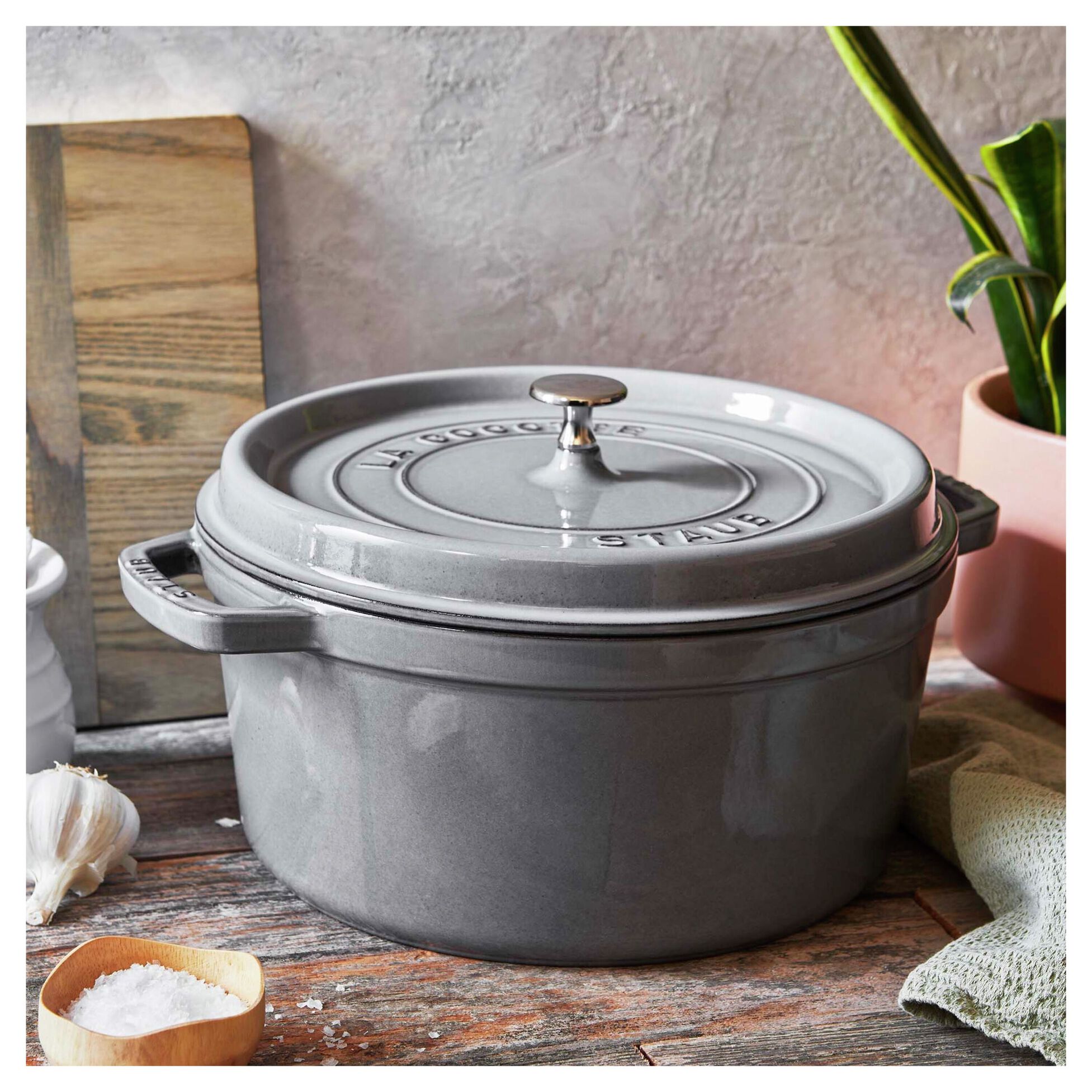 Cocotte en fonte avec couvercle à picots ronde ø30 cm , gris graphite - staub