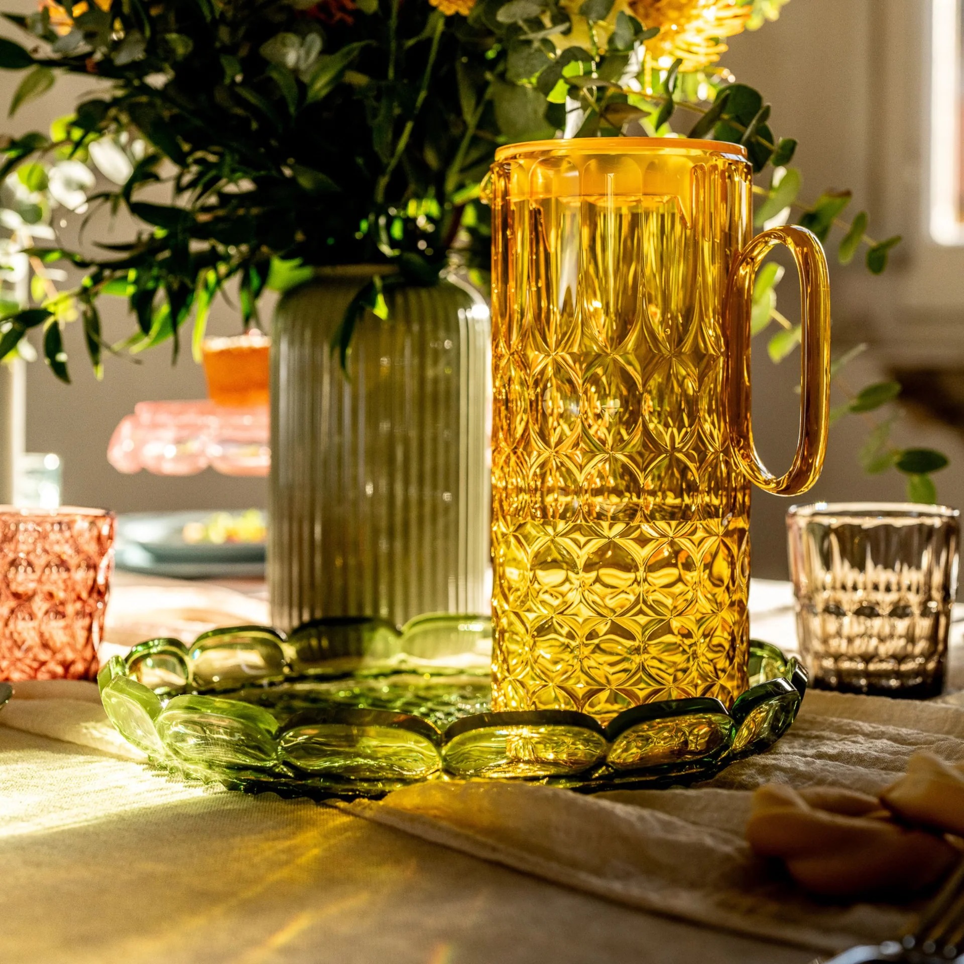 Carafe avec couvercle vanity saffron yellow 1,7 l - guzzini
