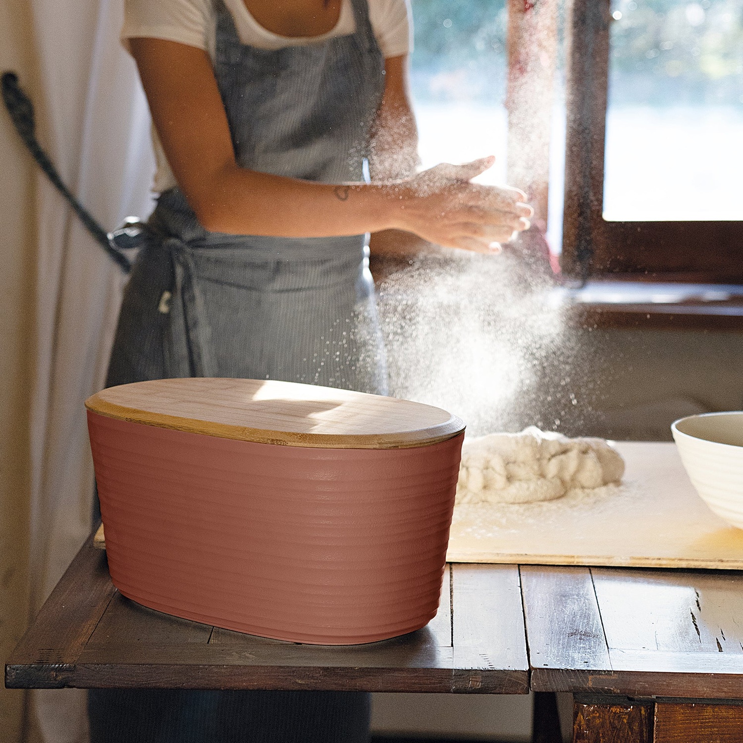 Boite à pain avec couvercle- planche à découper tierra terracotta - guzzini