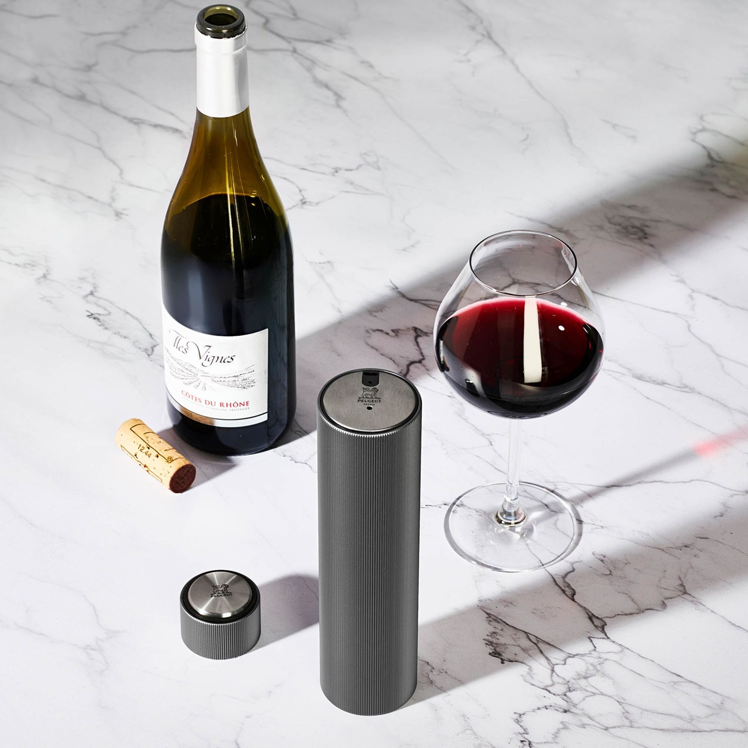 Line reverse et line preserve électriques noirs, tire-bouchons et pompe à vide d'air pour vin - peugeot saveurs