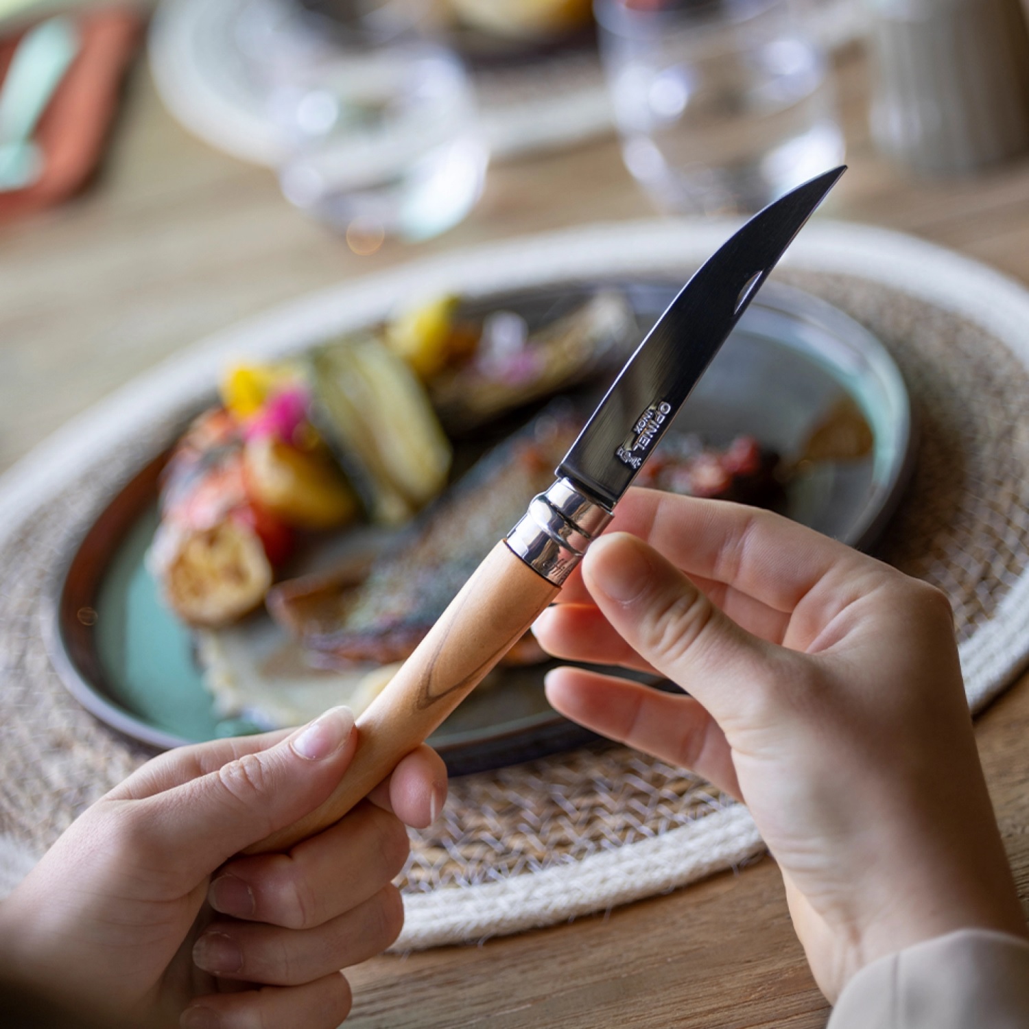 Couteau de poche pliable effilé n°10 olivier - opinel 