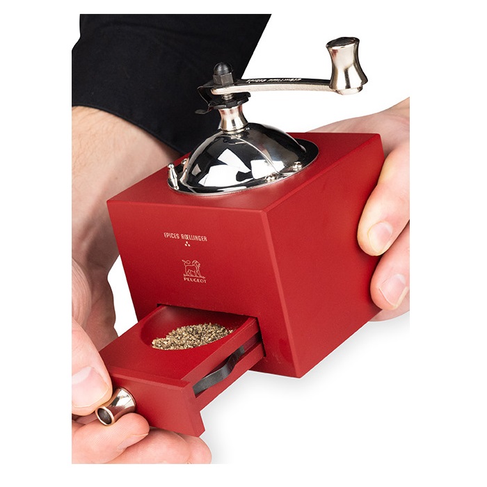Moulin à poivre manuel en bois couleur rouge piment, 13 cm le moulin d'olivier roellinger - peugeot saveurs