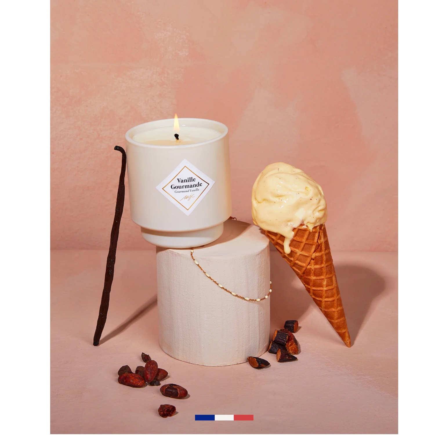 Bougie parfumée vanille gourmande bracelet or et perles beige les essentielles 36h - my jolie candle