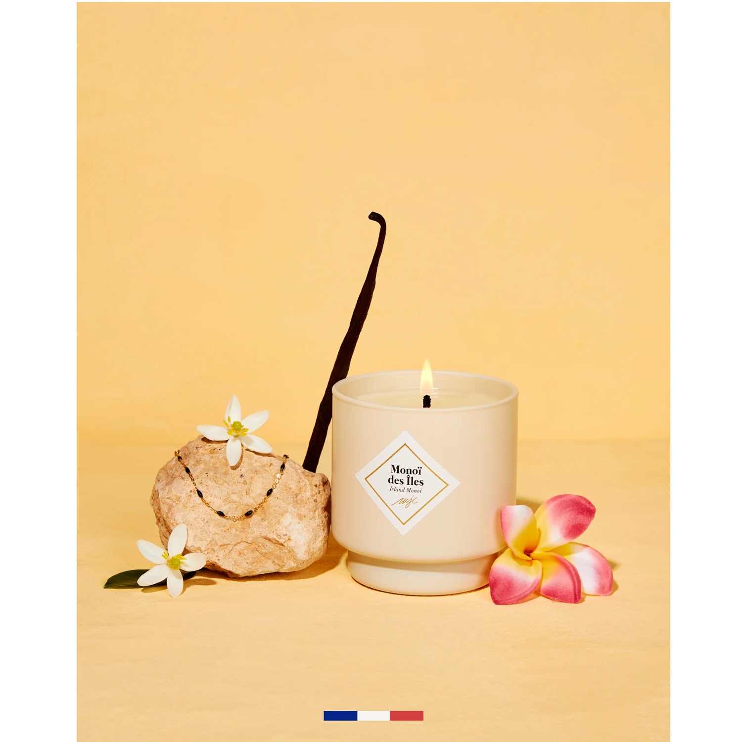 Bougie parfumée monoi des iles bracelet or et noir les essentielles 36h - my jolie candle