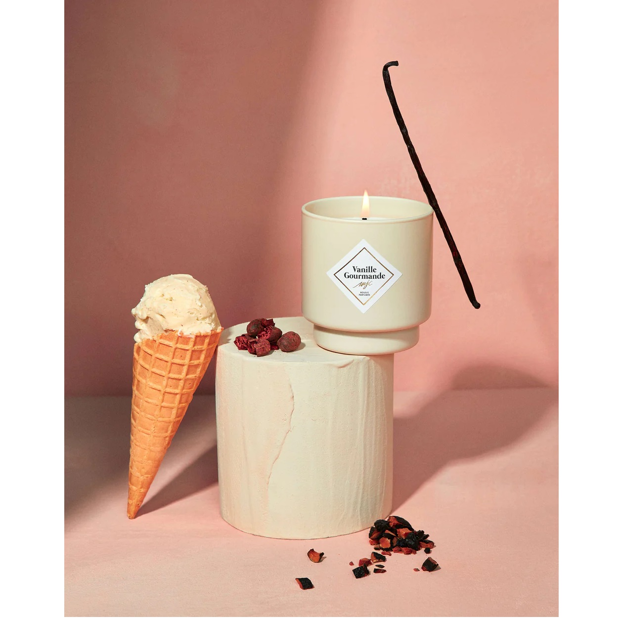 Bougie parfumée vanille gourmande collier or et noir les essentielles 36h - my jolie candle