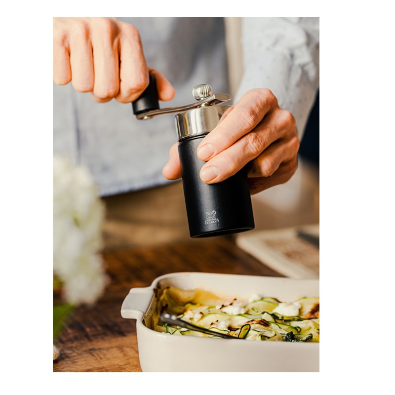 Isen moulin manuel a manivelle pour muscade noir mat 15 cm - peugeot saveurs 