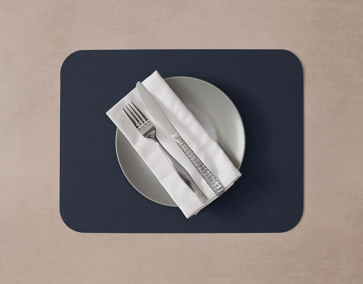 Lot de 2 sets de table rectangulaires en simili cuir réversible bleu marine et gris - freeform