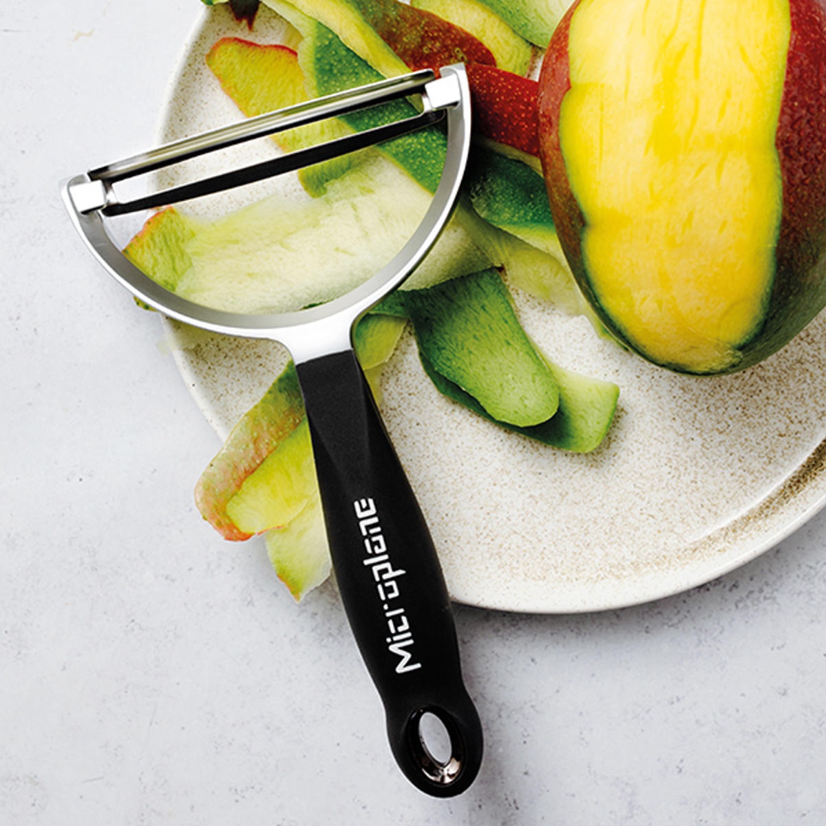 Eplucheur large "y" lamelleur pour fromage à pâte molle, chou, oignons, butternut - microplane