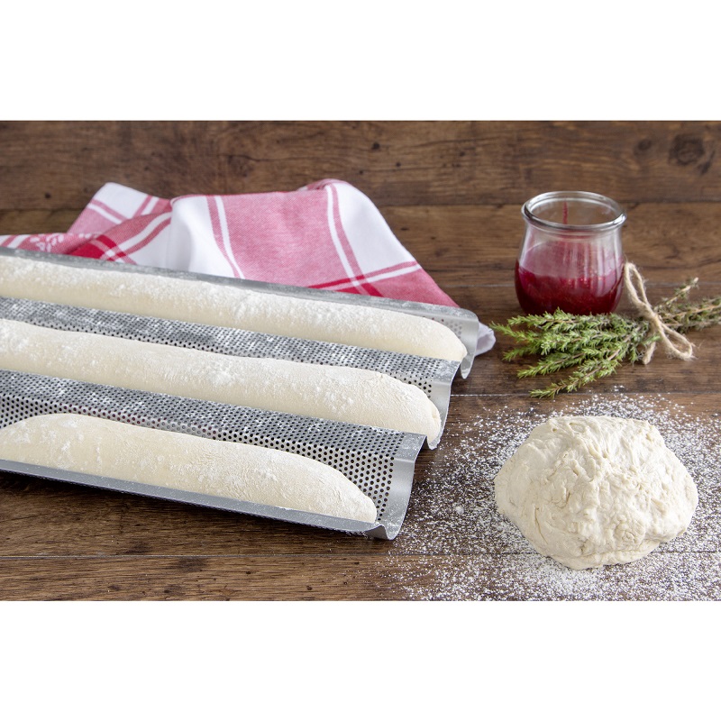Moule en tole perfore pour 3 baguettes - stadter