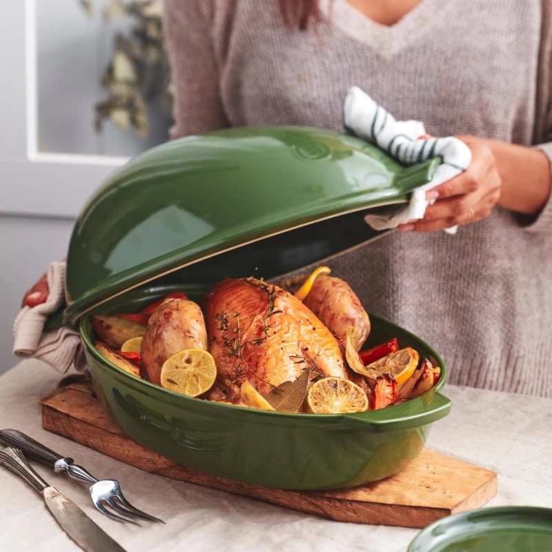 Petite brique à rôtir couleur laurier taille pour un poulet fermier - emile henry