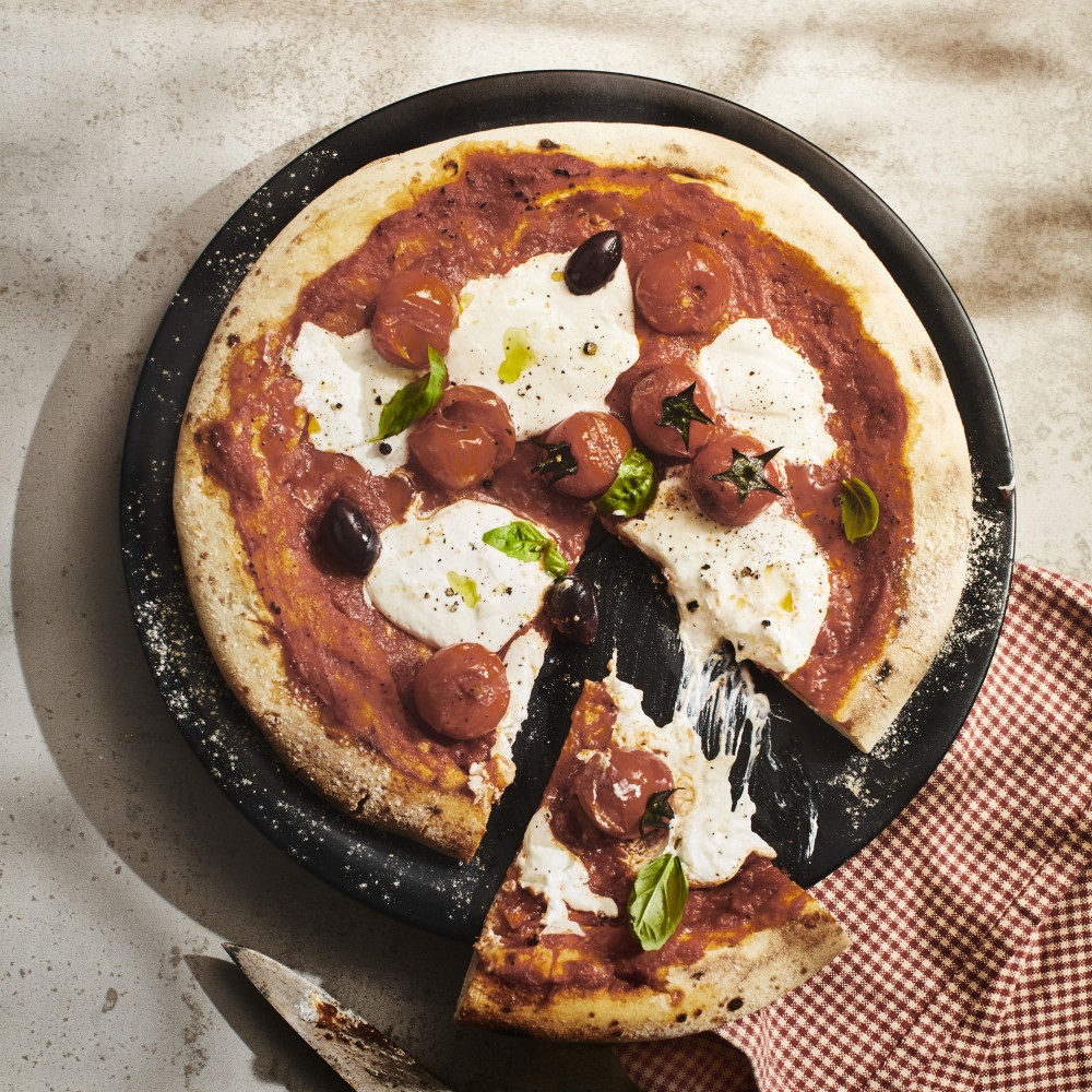 Plaque à pizza 35 cm noir mat, assiette et pierre à pizza 2 en 1 - emile henry