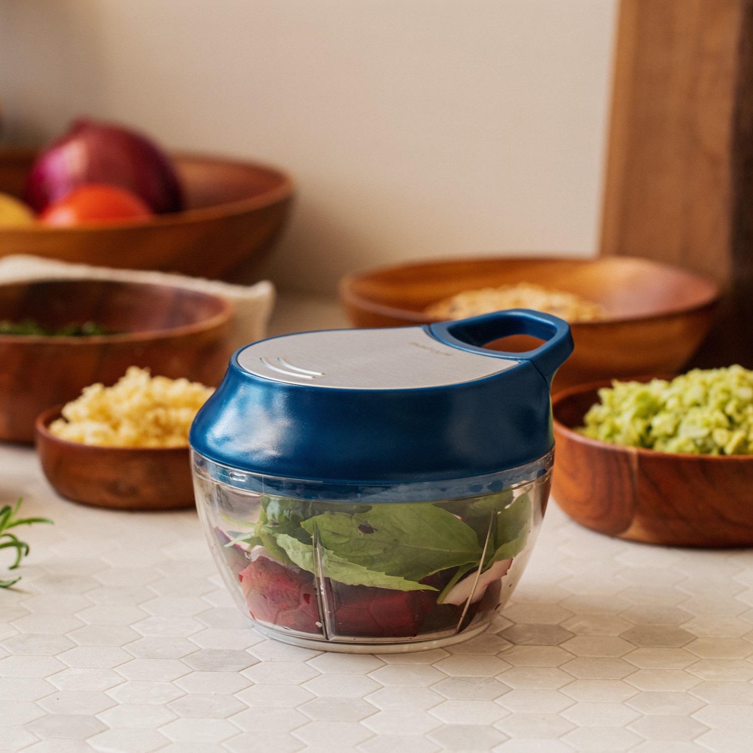 Mini hachoir à fines herbes bleu 500ml - mastrad 