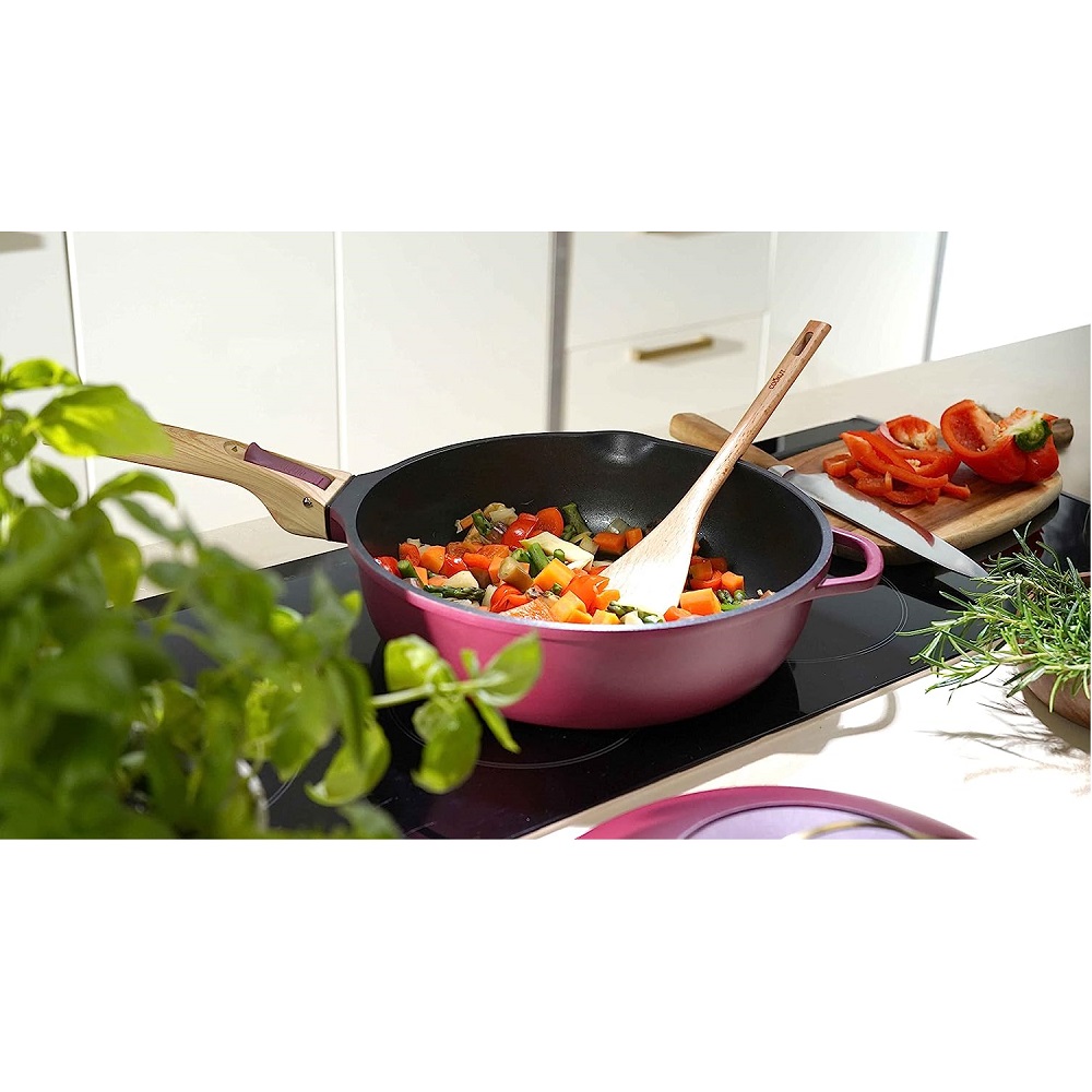 La fabuleuse ustensile de cuisson 8 en 1 sauteuse corps rouge rubis 28 cm - cookut