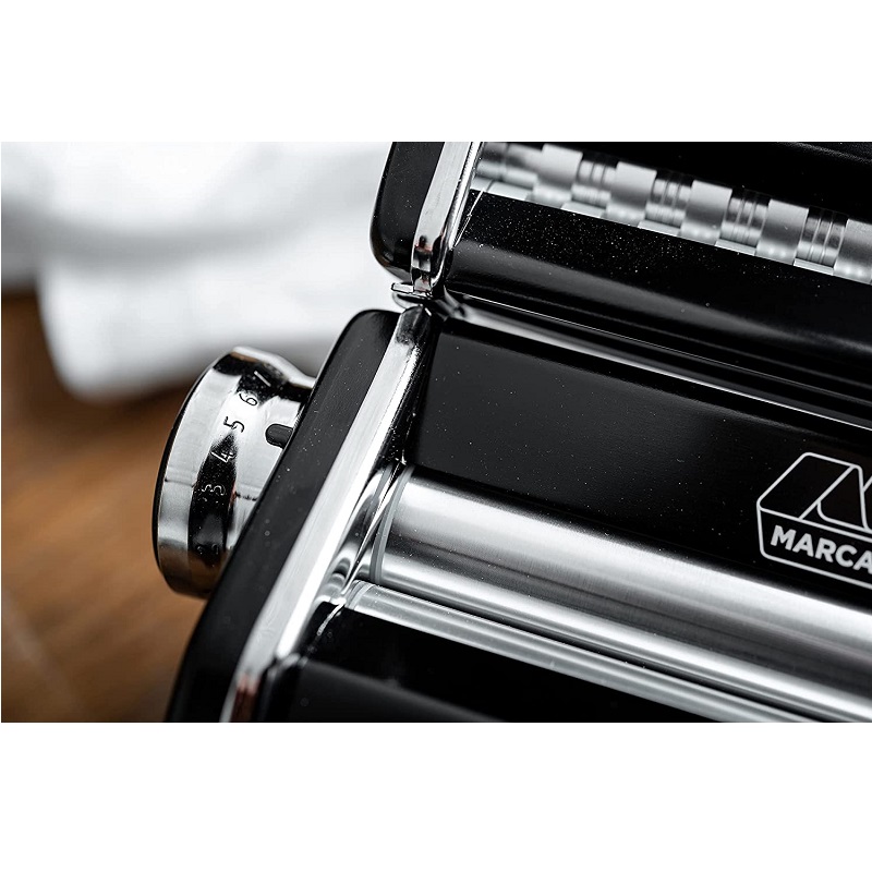 Machine a pates manuelle atlas 150 design noir - marcato
