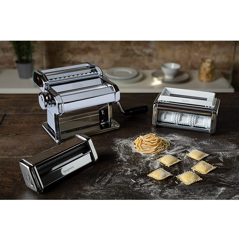 Machine a pates manuelle atlas 150 design chrome + accessoires a ravioli et spaghetti - marcato