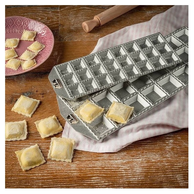 Plaque a raviolis classic 48 carres 25x25mm - marcato