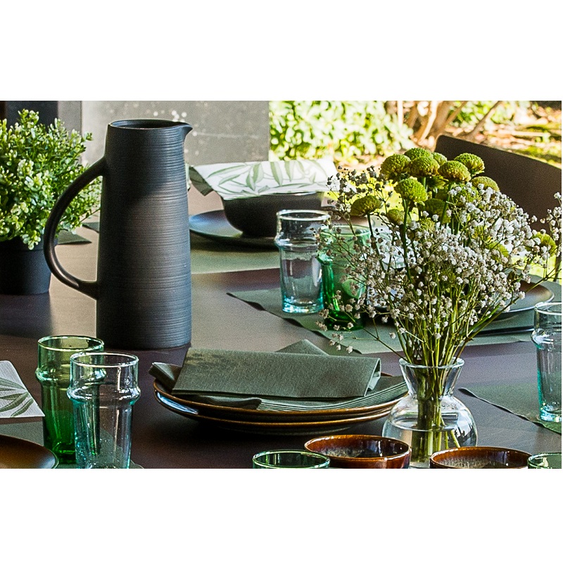Nappe en papier intisse uni vert tea 1,60 m x 2,4 m - francoise paviot
