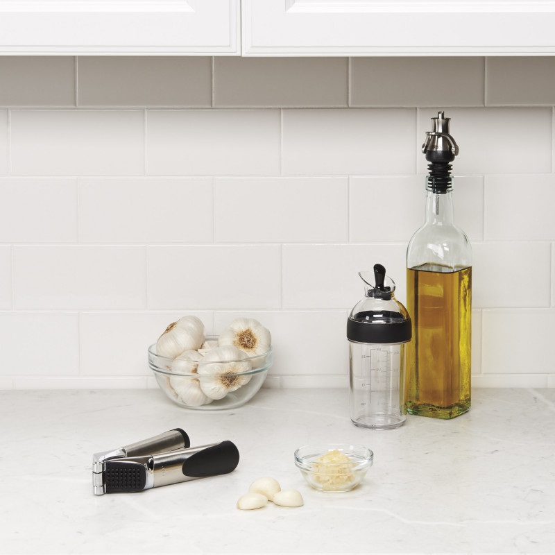 Shaker à vinaigrette 236 ml noir - oxo