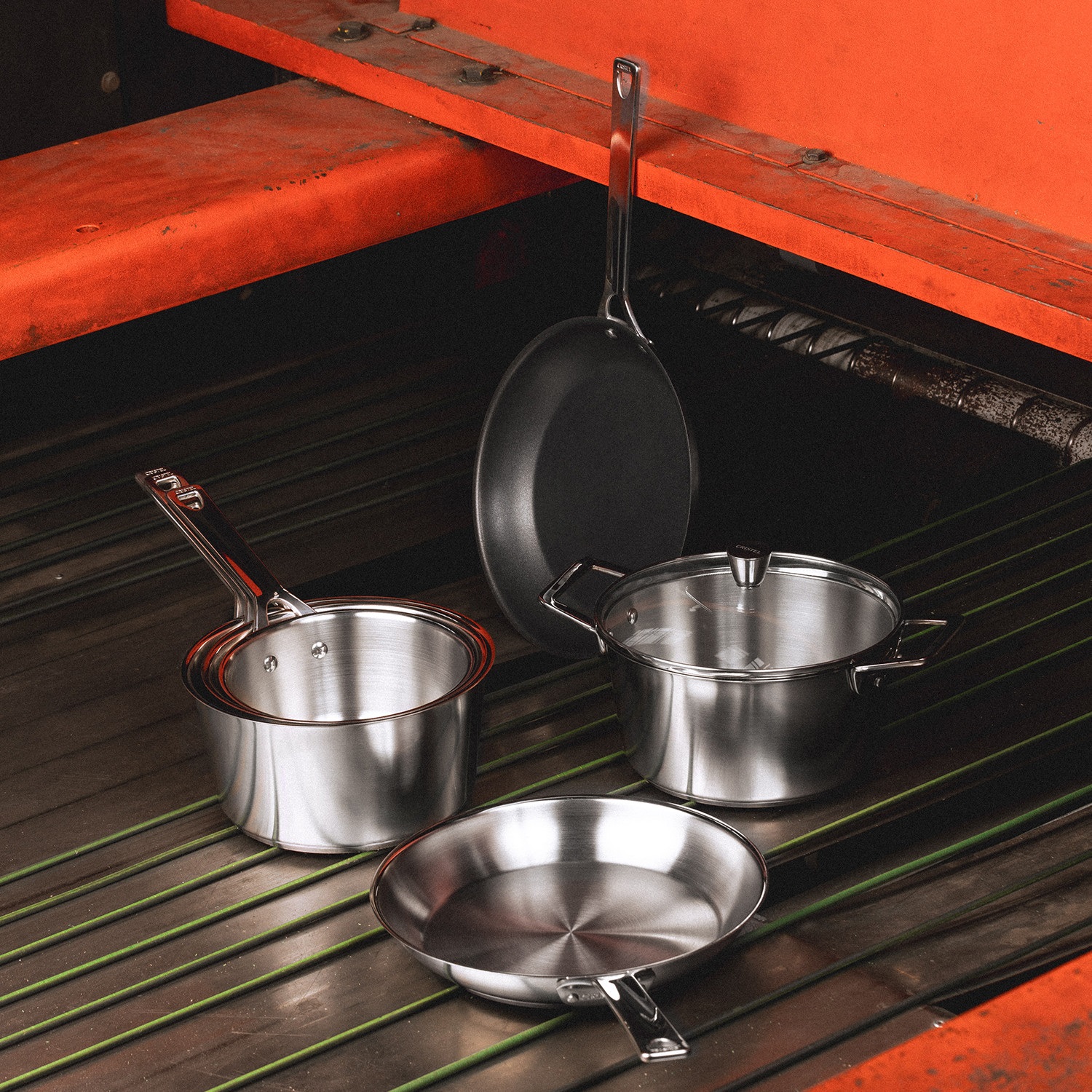 Poele en inox brossé revêtement exceliss collection 1826 ø24 cm - cristel