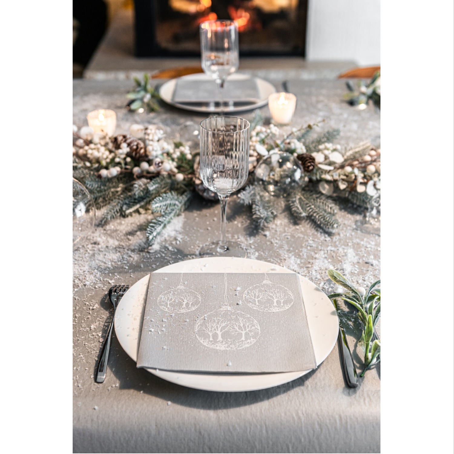 Lot de 20 serviette de table intissé 40 x 40 cm boule à neige argent - francoise paviot