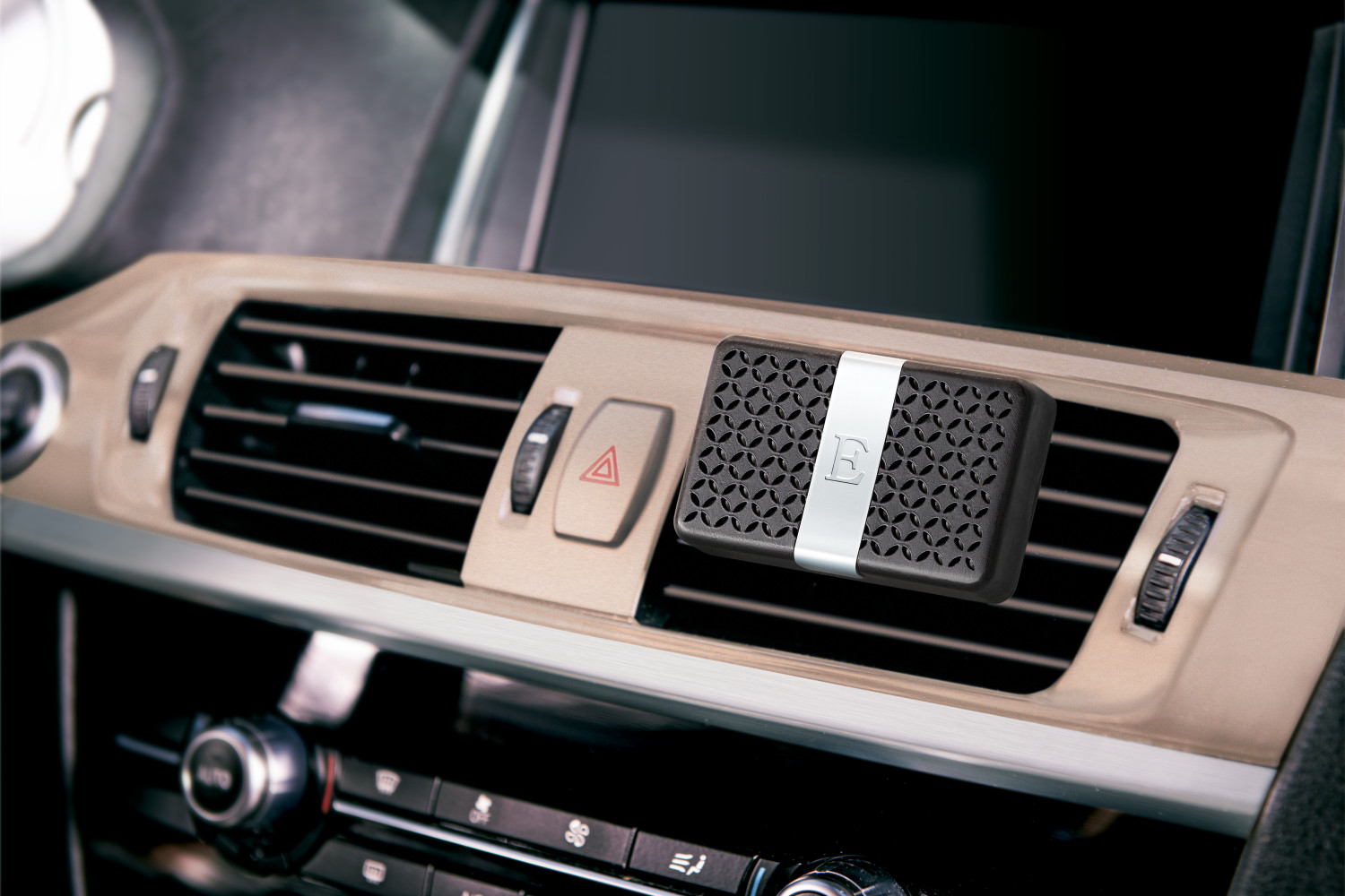 Lot de 2 recharges teck et tonka pour diffuseur de voiture & pochette à parfum - esteban