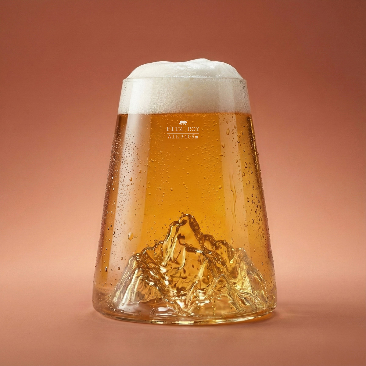 Verre long drink et bière - montagne fitz roy - alaskan maker