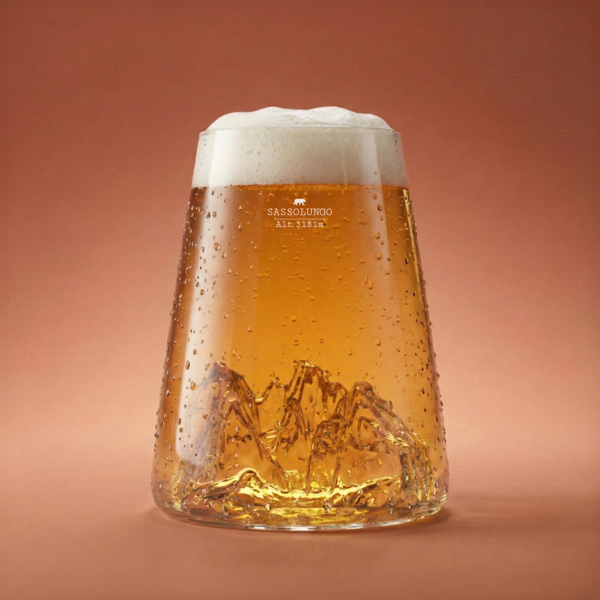 Verre long drink et bière - montagne sassolongo - alaskan maker